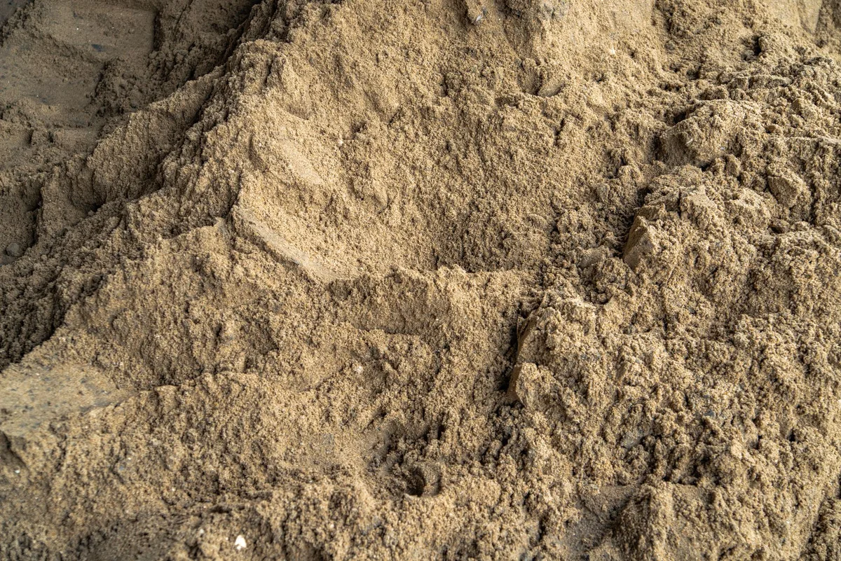 coarse sharp sand vs fine sand