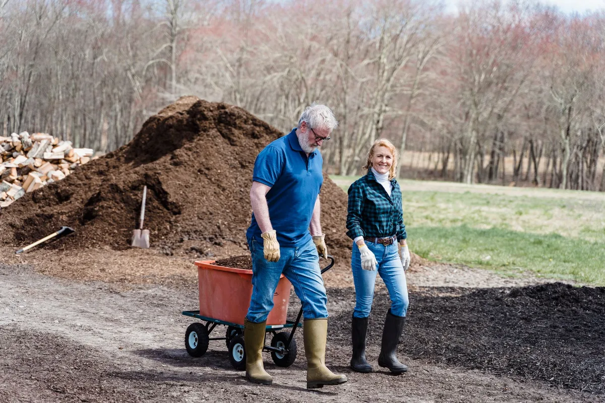 compost topdressing clay lawn