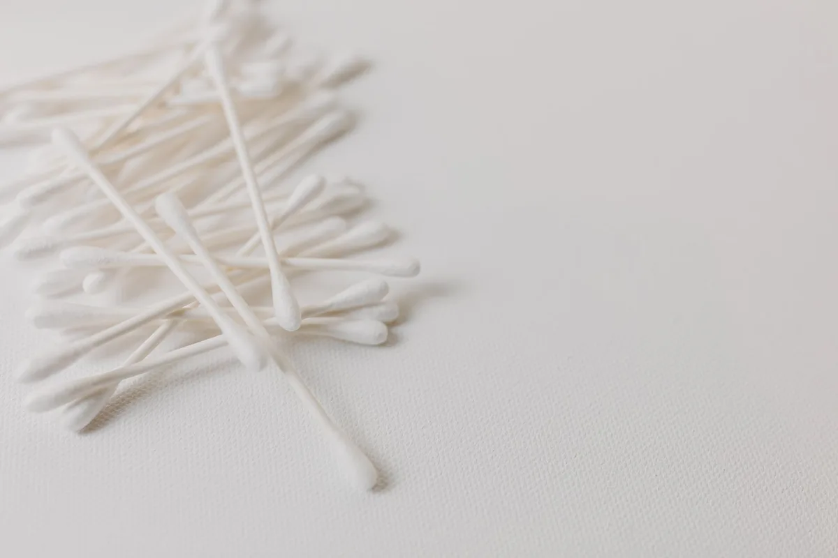Cotton swab alcohol treatment mealybugs