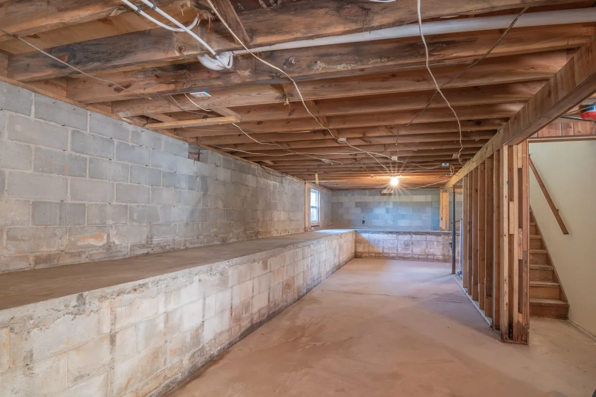damp basement moisture problem