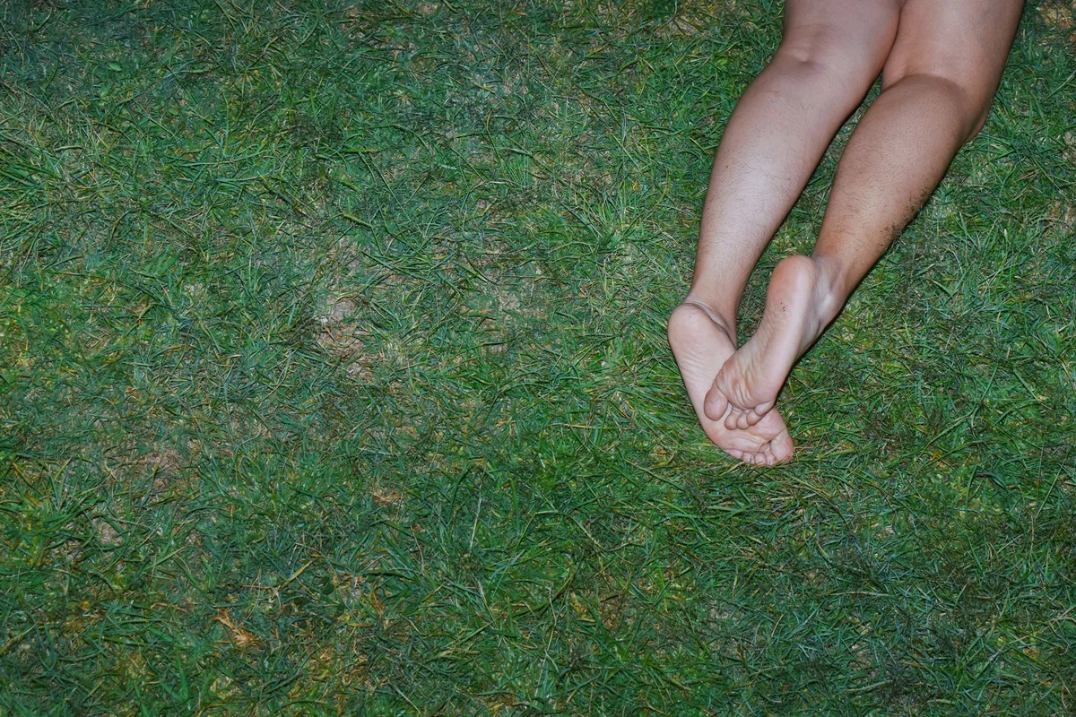footprints in wet grass moisture test
