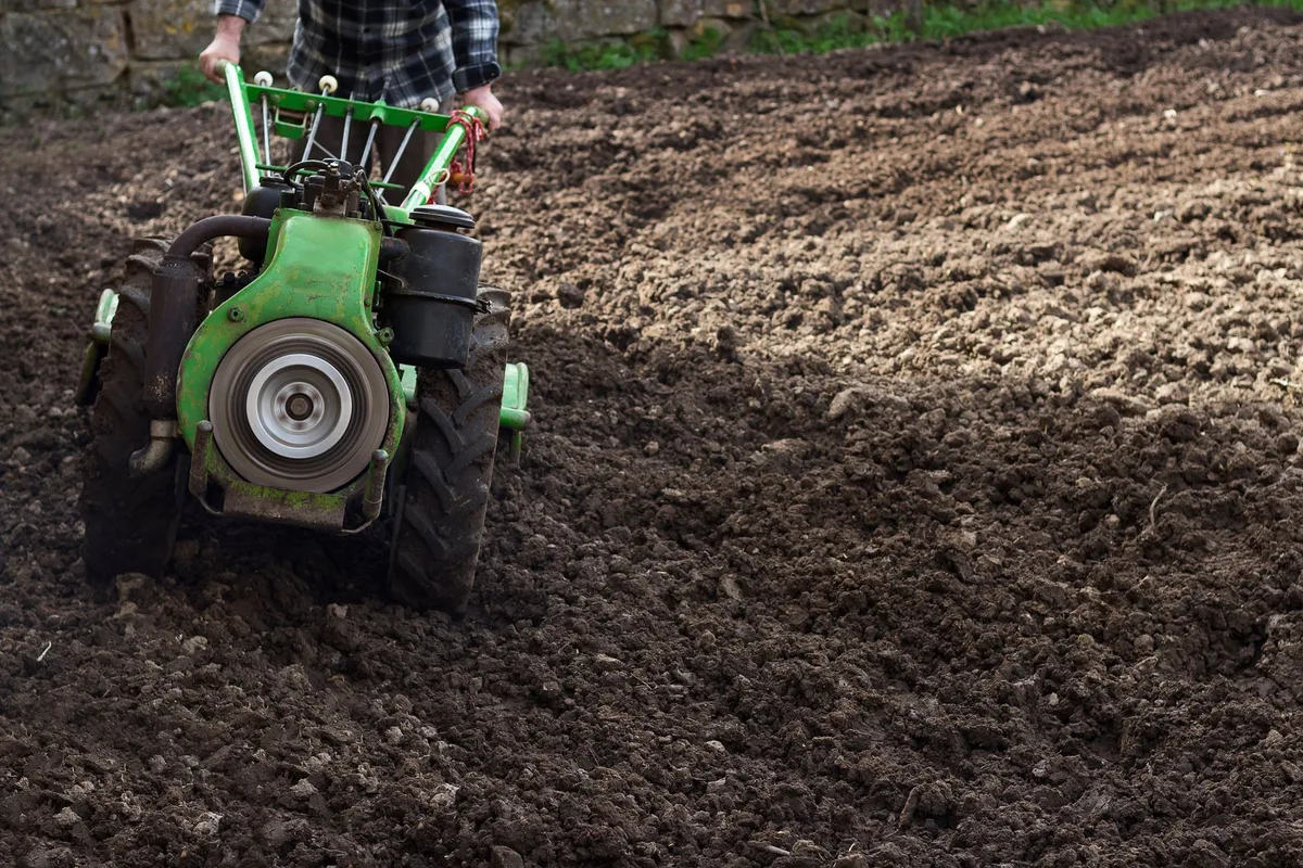 How to Prepare Soil for New Grass