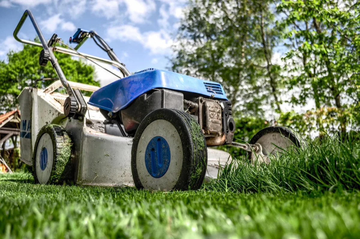Mulching mower blade