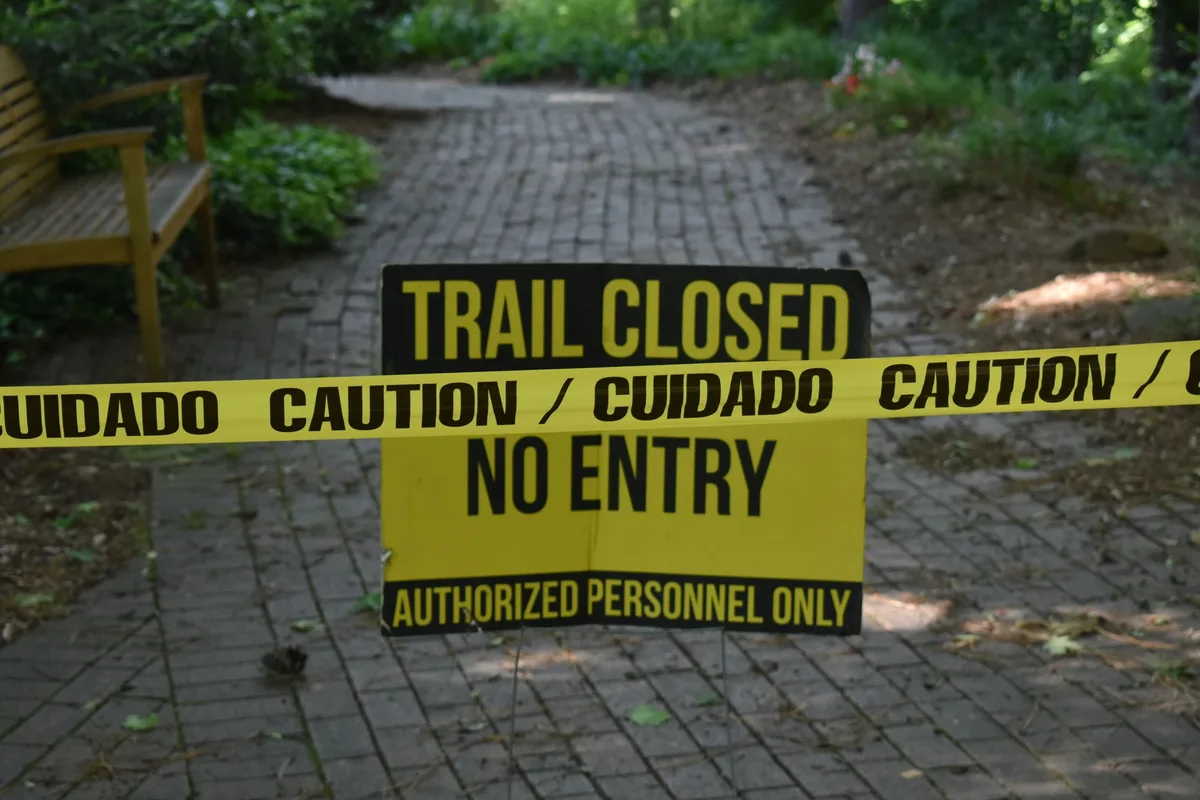 pesticide re-entry interval sign lawn