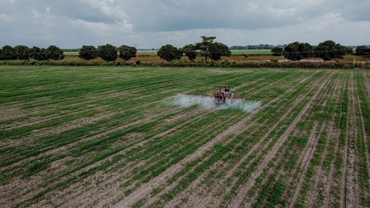 Safe pesticide application steps